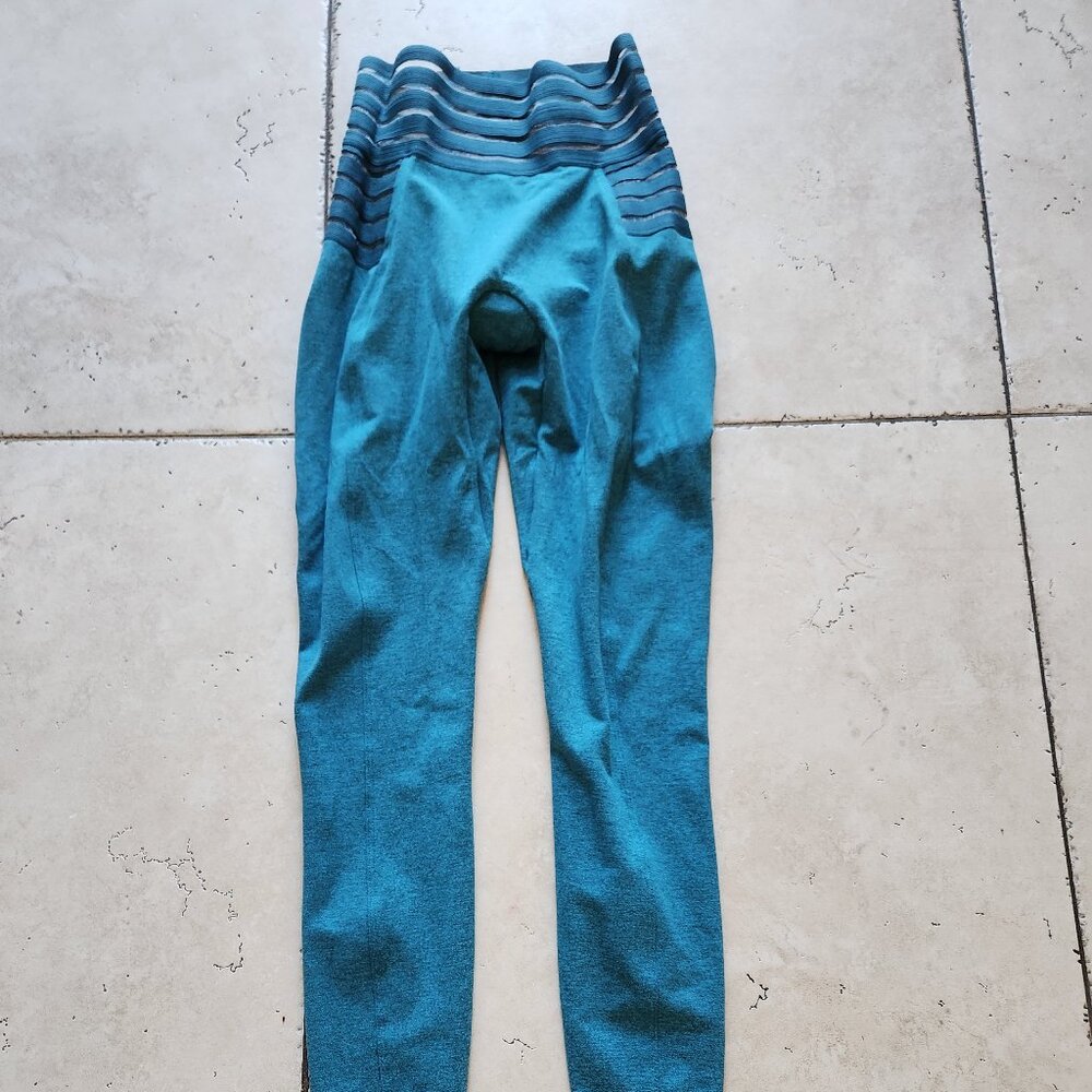 Bombshell sportswear statement leggings XSMALL